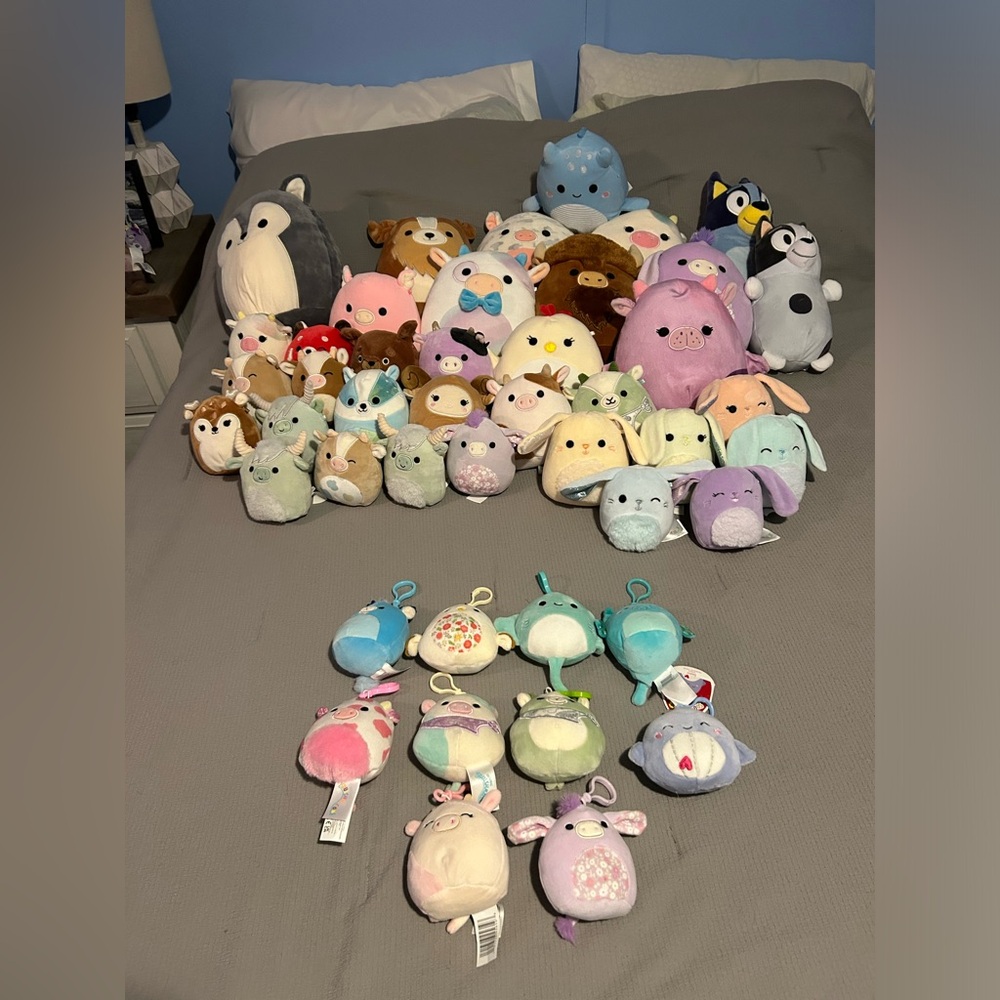 Stuffed Animals / Squishmallows